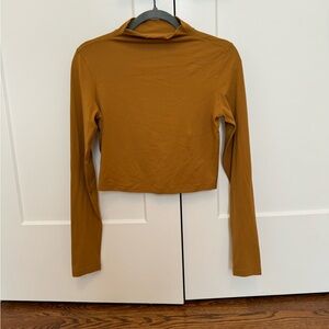 Lululemon Nulu cropped mockneck